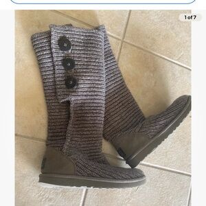 Ugg Gray Sheep Skin Fold Knit Boots Size 7 EUC C5